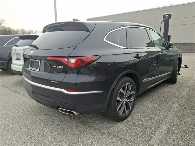 Used 2023 Acura MDX SH-AWD w/ Technology Package image 3