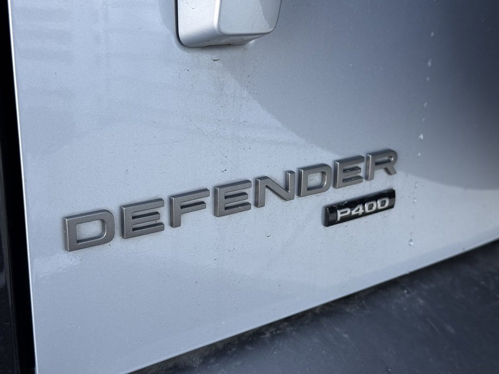 Used 2023 Land Rover Defender 110 X-Dynamic SE image 13