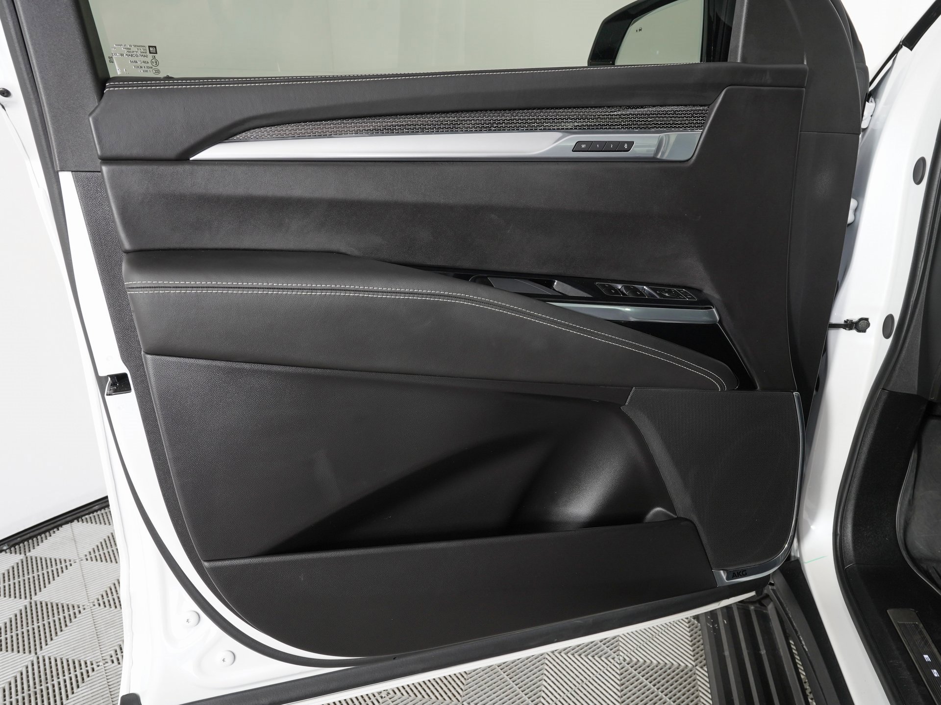 Used 2025 Cadillac Escalade V w/ LPO, Floor Liner Package image 18