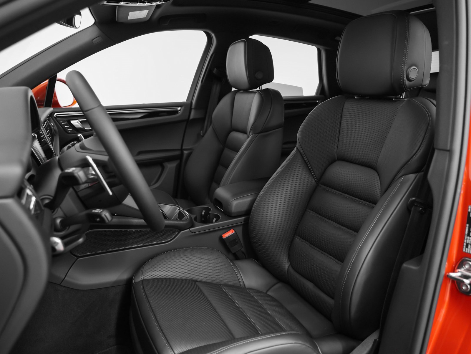 Certified 2025 Porsche Macan image 42