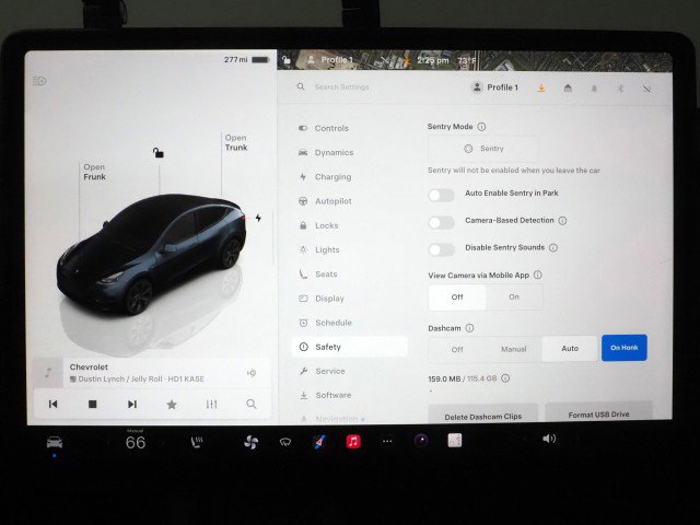 Used 2025 Tesla Model Y AWD image 31