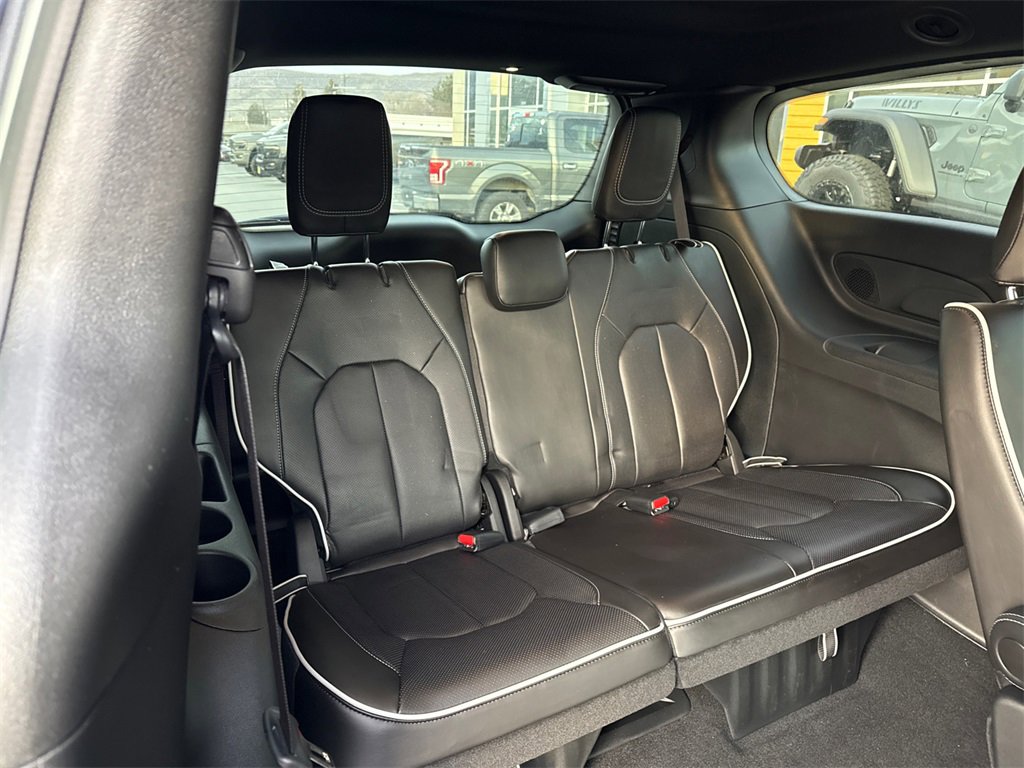New 2026 Chrysler Pacifica Limited image 14