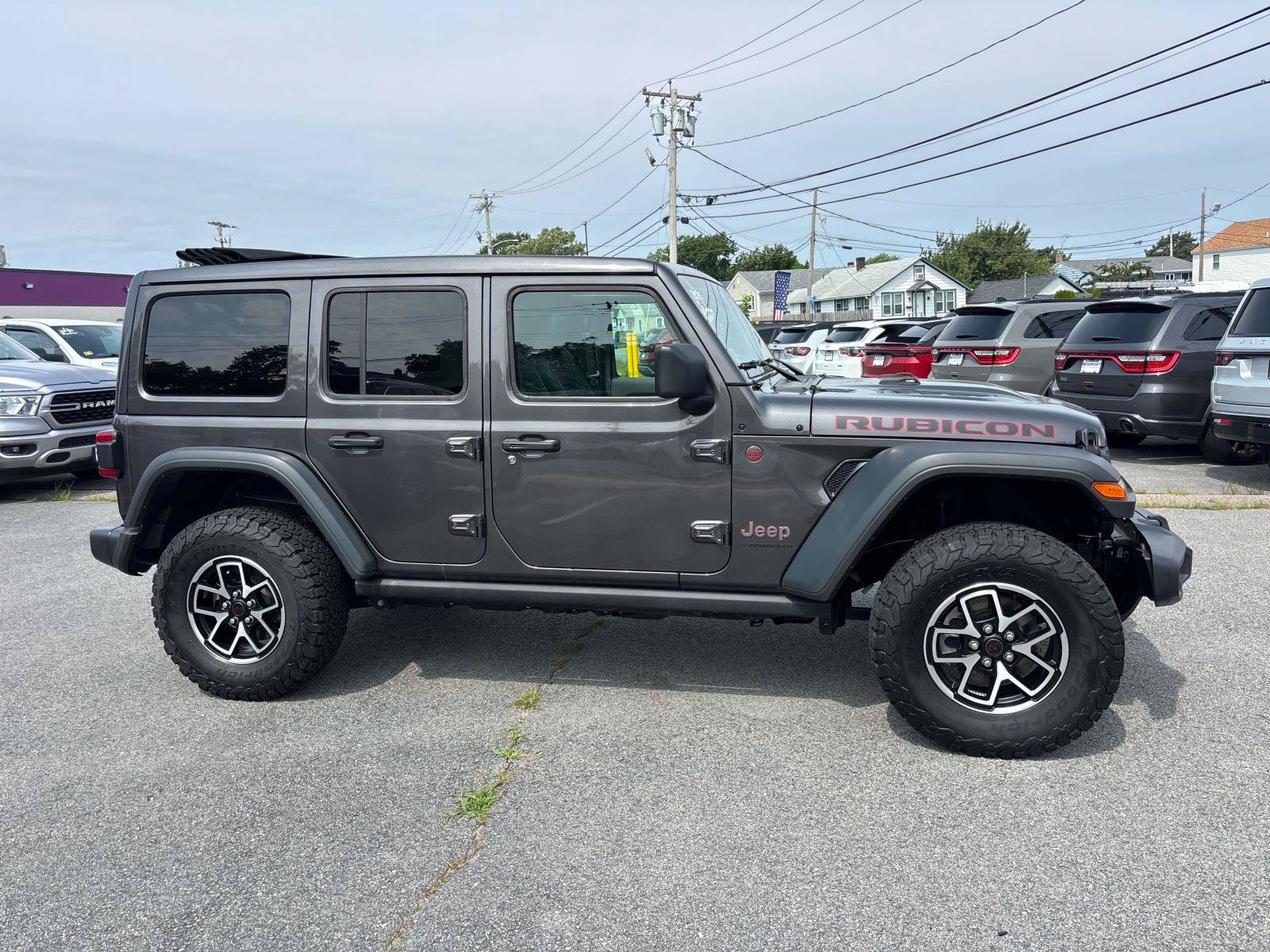 Certified 2025 Jeep Wrangler Unlimited Rubicon w/ Convenience Group AWD/4WD image 2