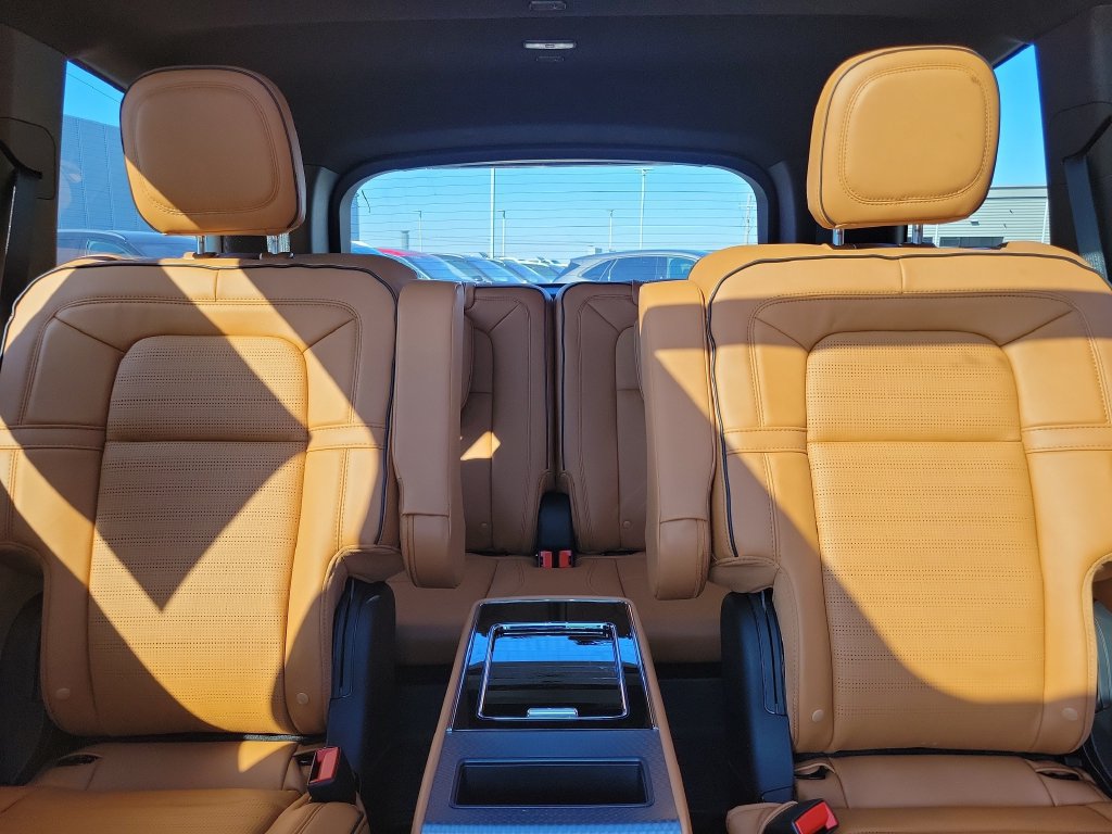 New 2027 Lincoln Aviator Black Label w/ Dynamic Handling Package AWD/4WD image 17