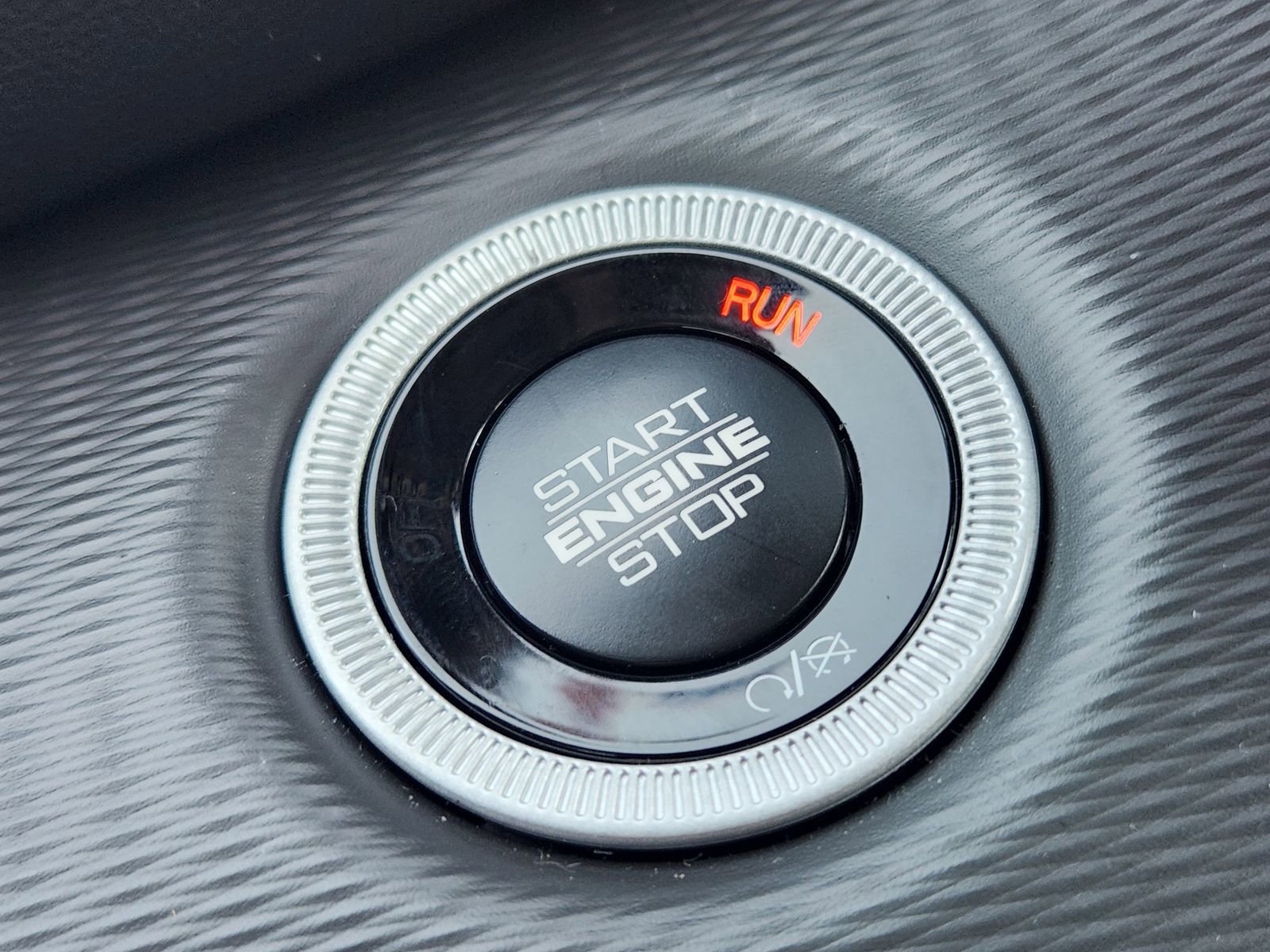 New 2025 Jeep Grand Cherokee Altitude image 17