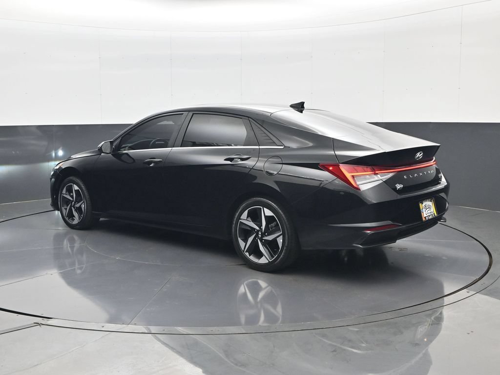 Used 2023 Hyundai Elantra Limited w/ Cargo Package FWD image 8