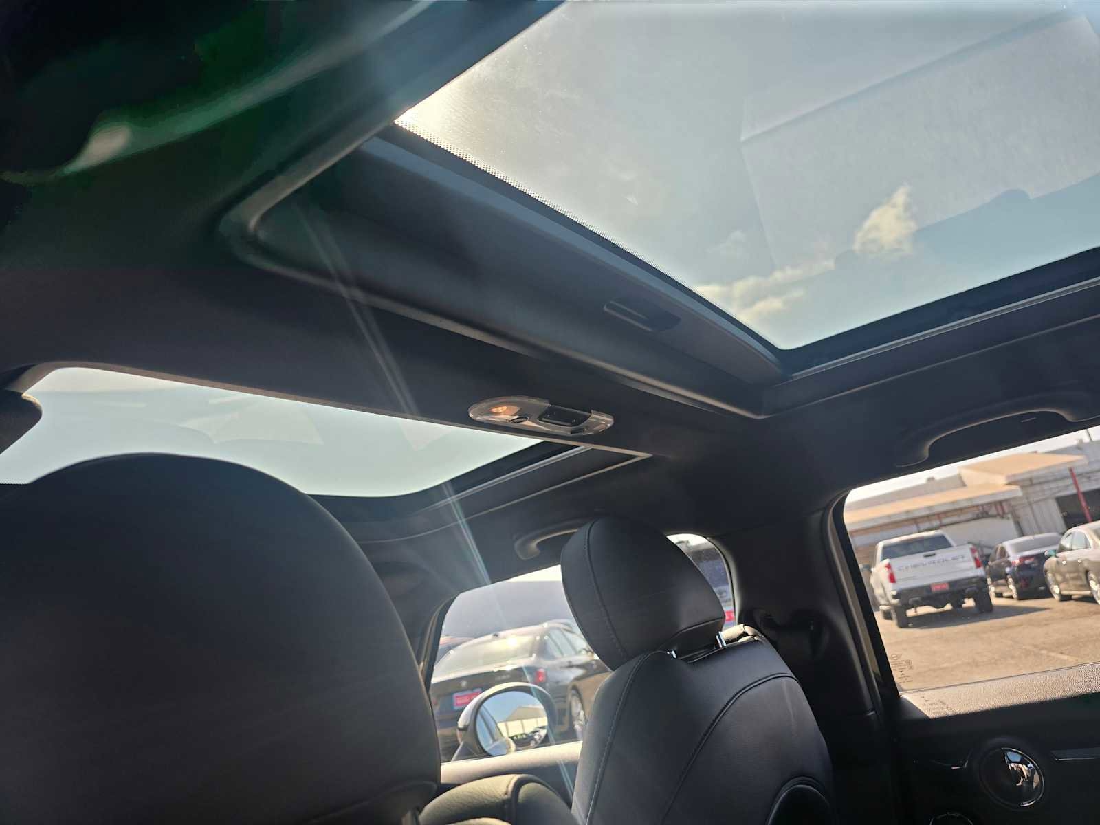 Used 2019 MINI Cooper S w/ Premium Package image 20