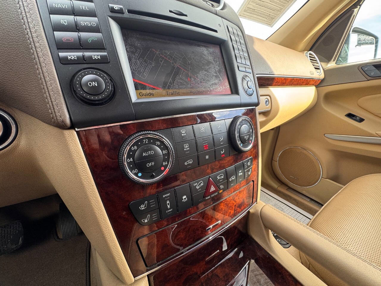 Used 2012 Mercedes-Benz GL 550 4MATIC image 21