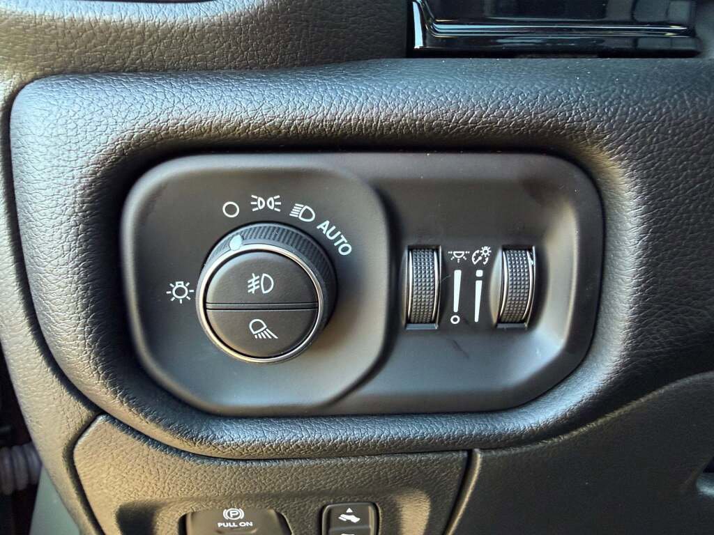 New 2026 RAM 1500 Laramie w/ Night Edition image 32