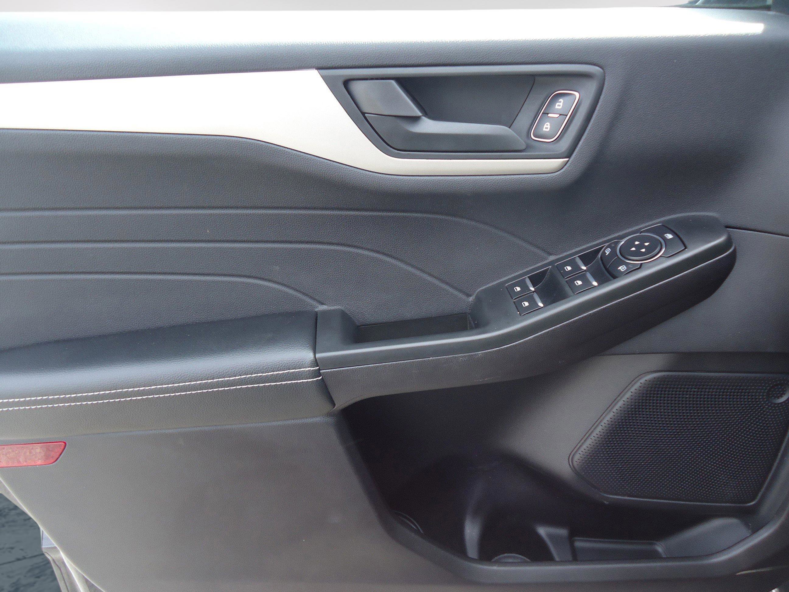 Used 2022 Ford Escape SE w/ Convenience Package image 20