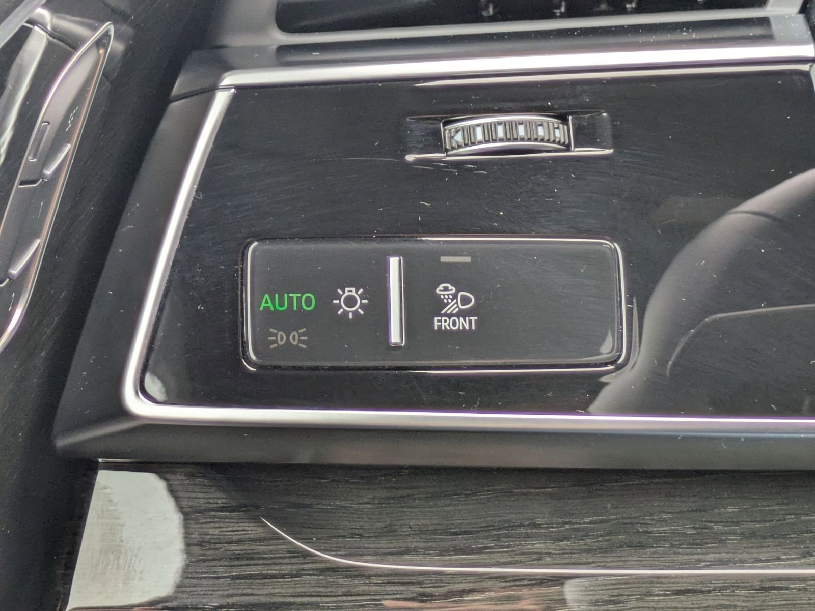 Used 2025 Audi Q8 Prestige w/ Prestige Package image 18