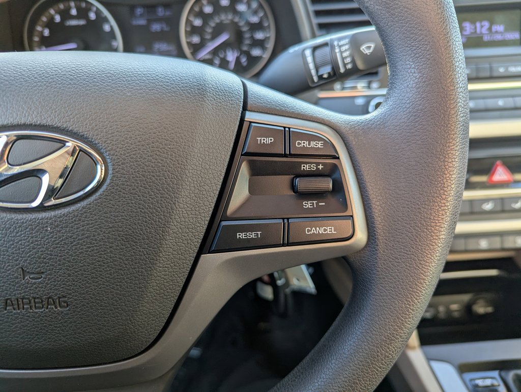 Used 2018 Hyundai Elantra SE image 22