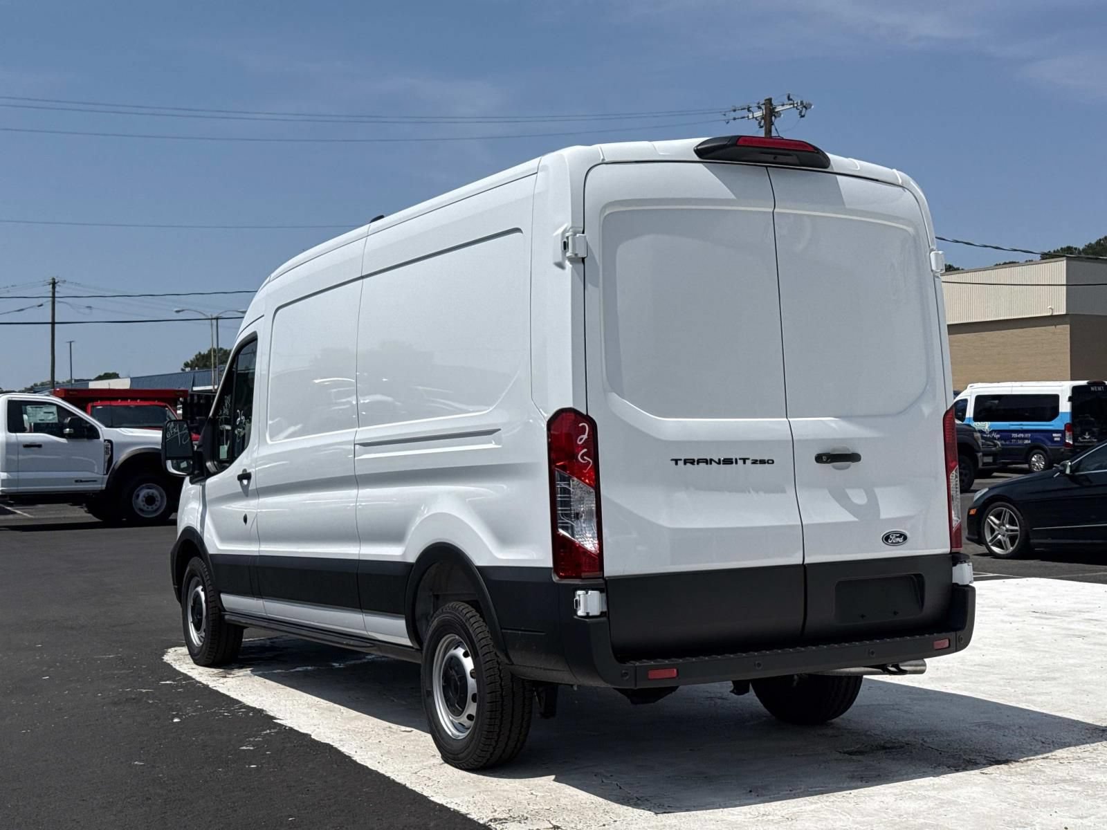 New 2026 Ford Transit 250 148 Medium Roof w/ Load Area Protection Package RWD image 5