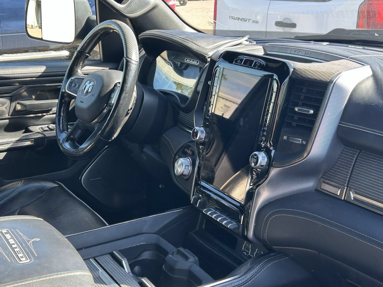 Used 2020 RAM 1500 Limited w/ Black Appearance Package AWD/4WD image 8