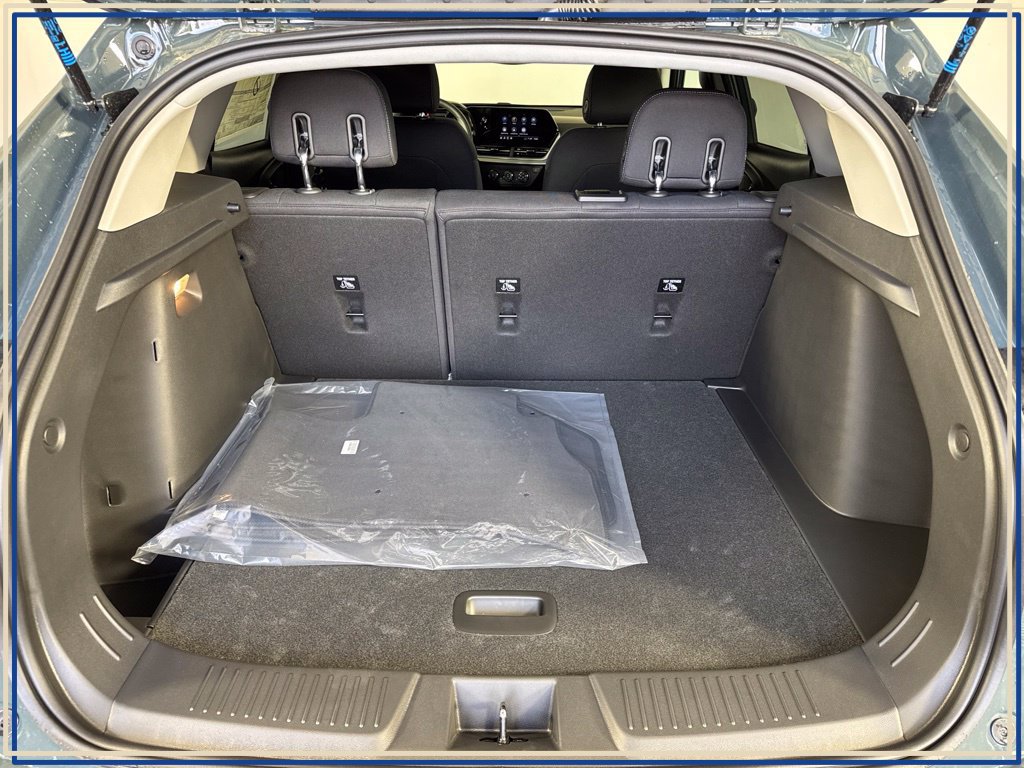 New 2026 Chevrolet Trax LS w/ LS Convenience Package FWD image 28