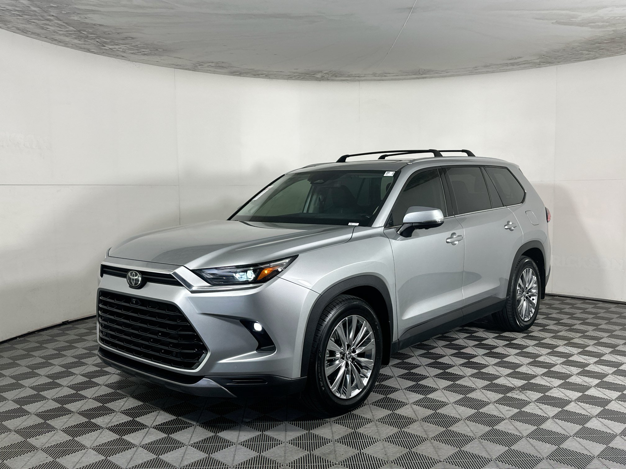 Used 2024 Toyota Grand Highlander AWD image 7
