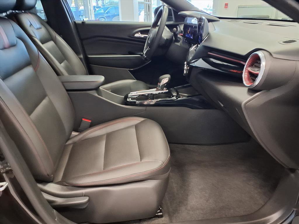 Used 2024 Chevrolet Trax RS w/ Sunroof Package image 10