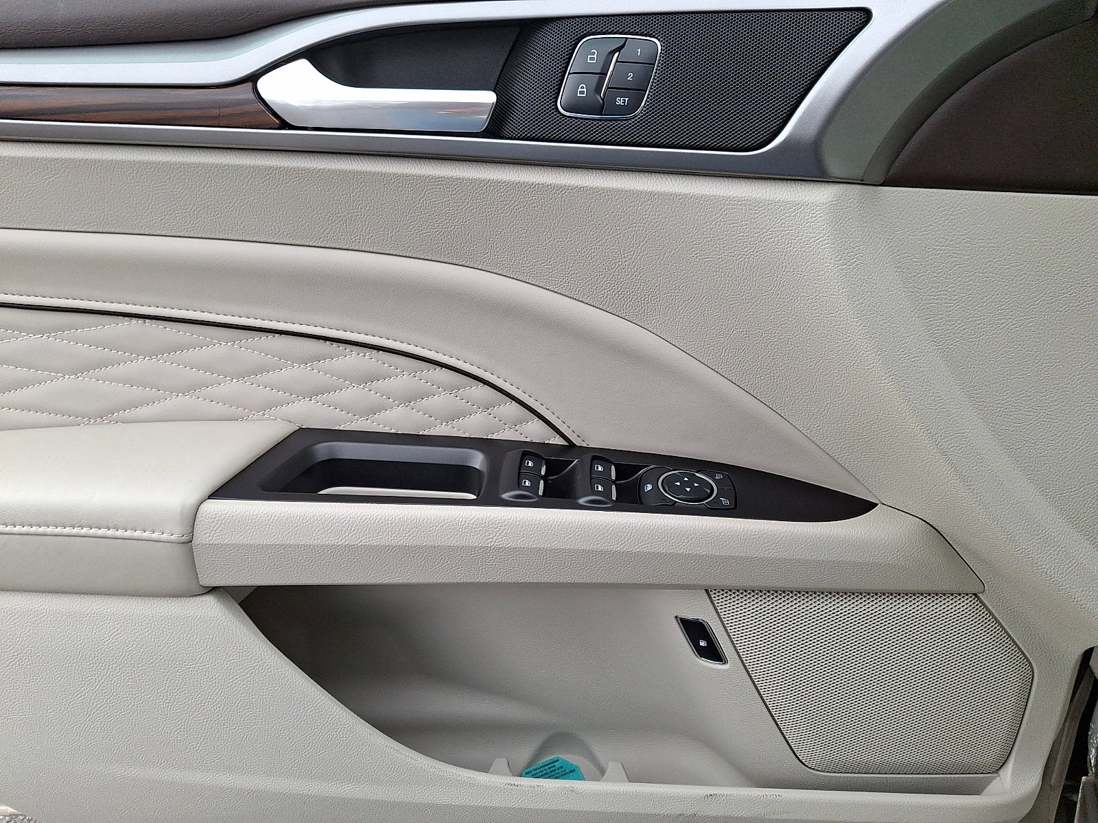 Used 2018 Ford Fusion Energi Platinum image 12