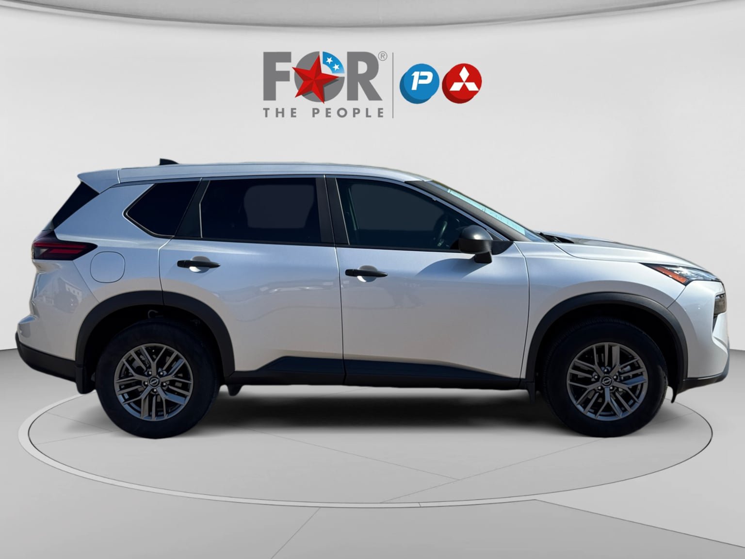 Used 2025 Nissan Rogue S AWD/4WD image 6
