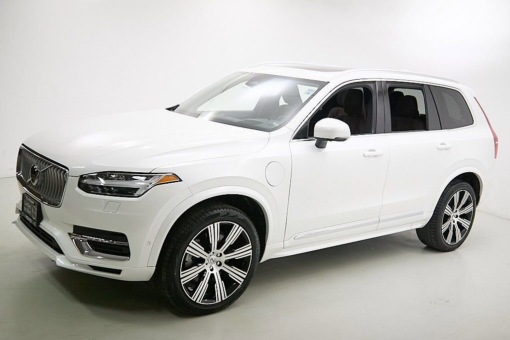 Certified 2024 Volvo XC90 T8 Ultimate w/ Protection Package image 6