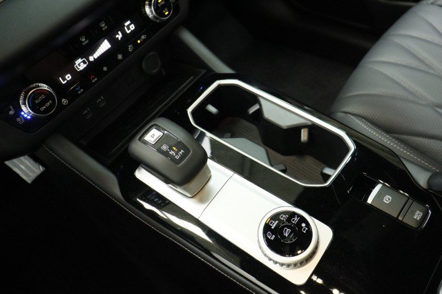 New 2026 Mitsubishi Outlander SEL Black Edition FWD image 14