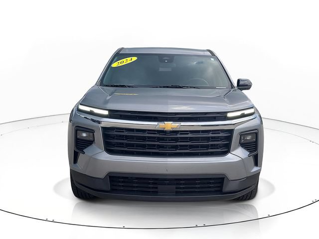 Used 2024 Chevrolet Traverse LS w/ LPO, Floor Liner Package FWD image 2