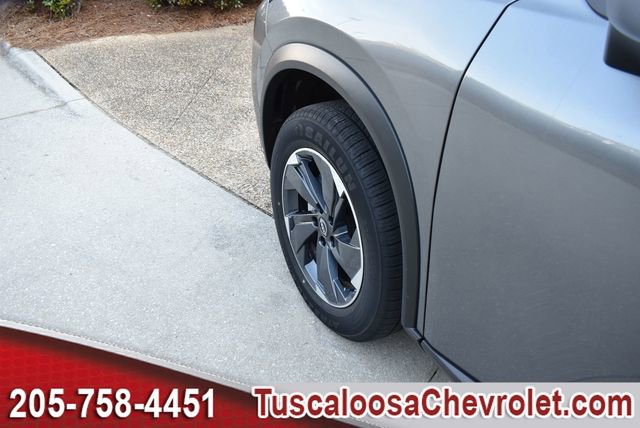 Used 2024 Nissan Rogue SV image 16