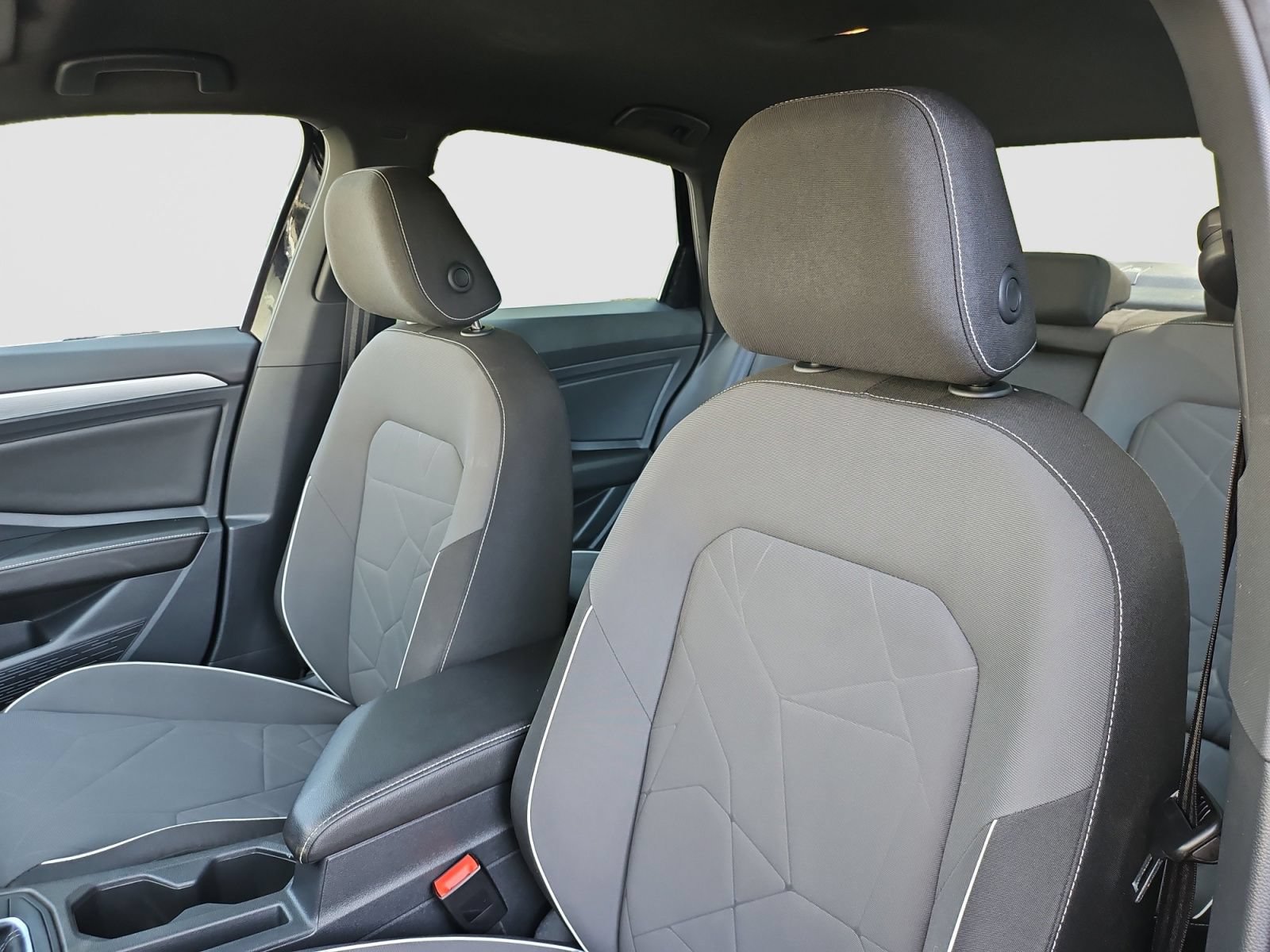 Used 2025 Volkswagen Jetta Sport FWD image 21