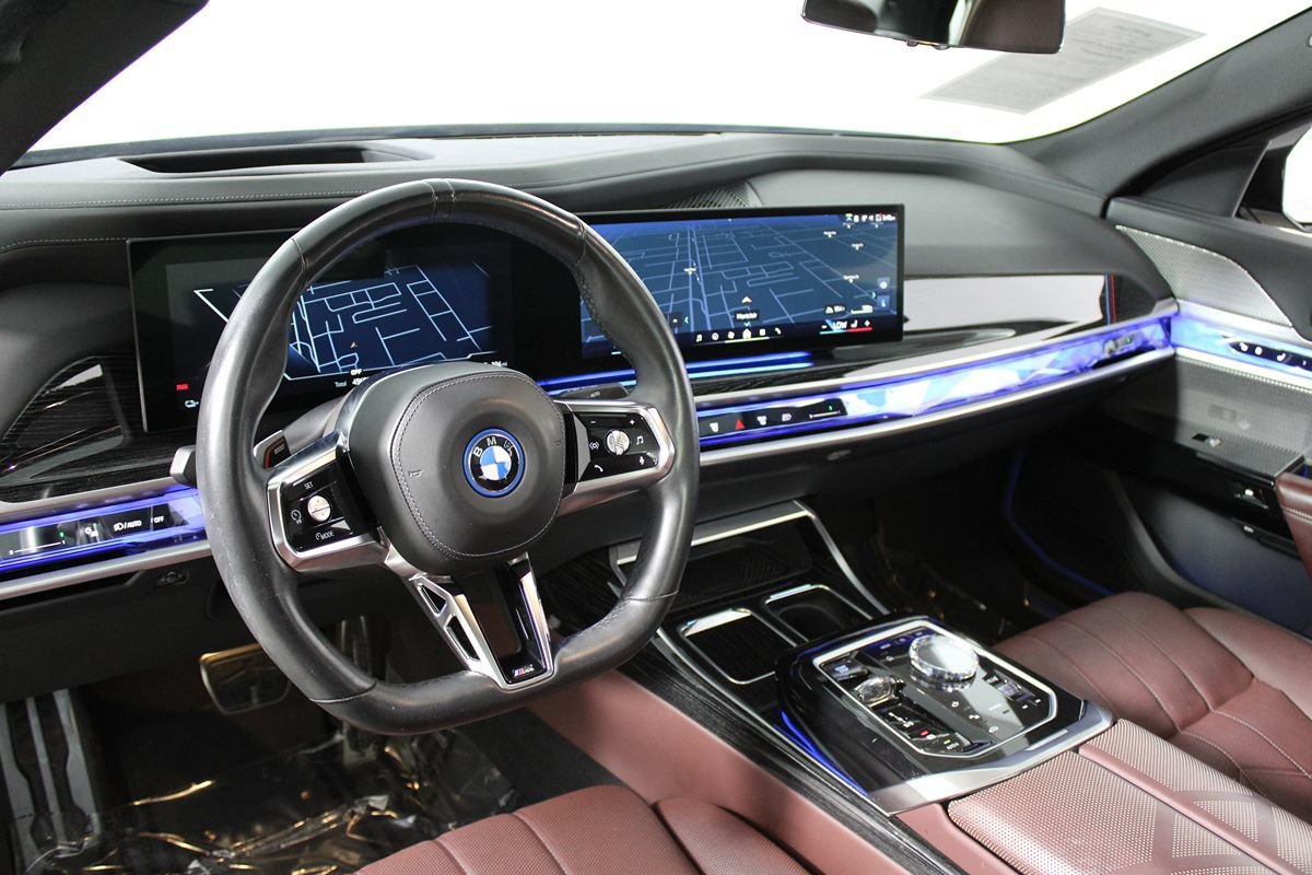 Used 2024 BMW i7 xDrive60 AWD/4WD image 6