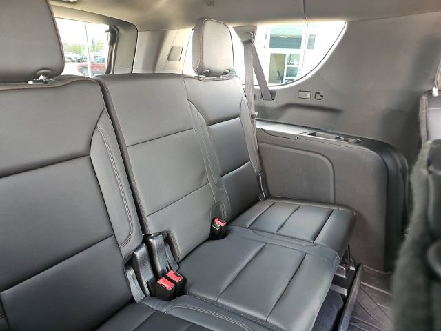 Used 2023 Chevrolet Suburban High Country AWD/4WD image 41