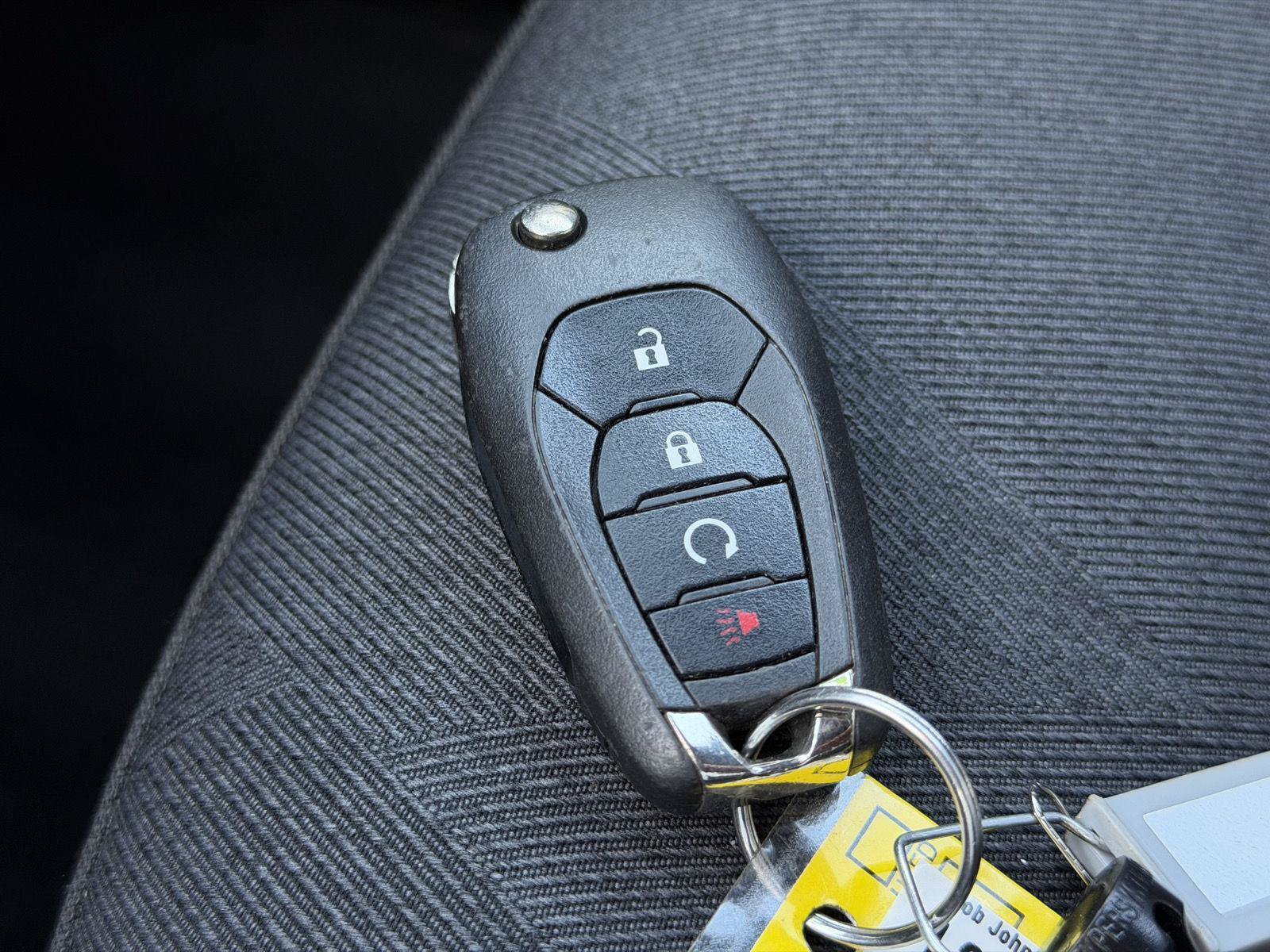 Used 2024 Chevrolet Trax RS FWD image 39