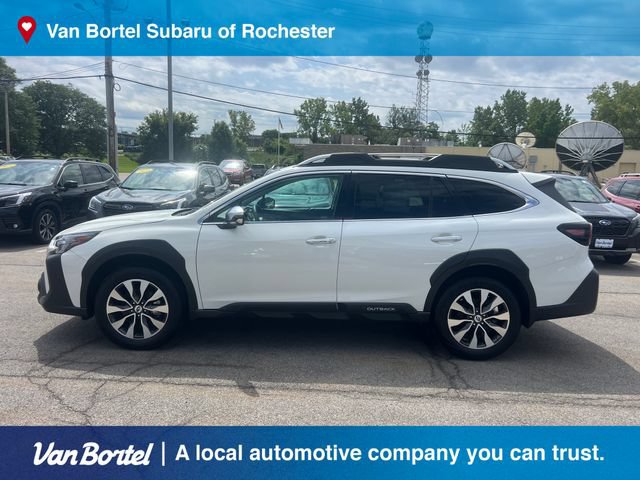 Used 2025 Subaru Outback Touring AWD/4WD image 3