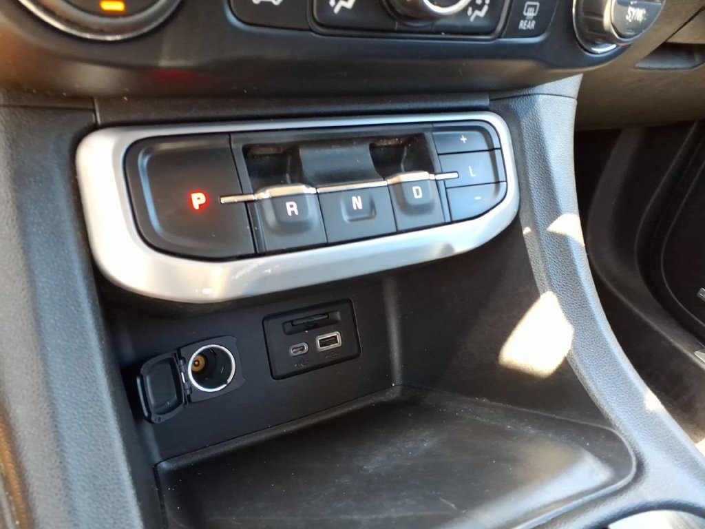 Used 2021 GMC Acadia SLT w/ Preferred Package AWD/4WD image 22