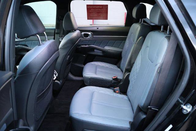 Used 2025 Kia Sorento SX Prestige AWD/4WD image 16