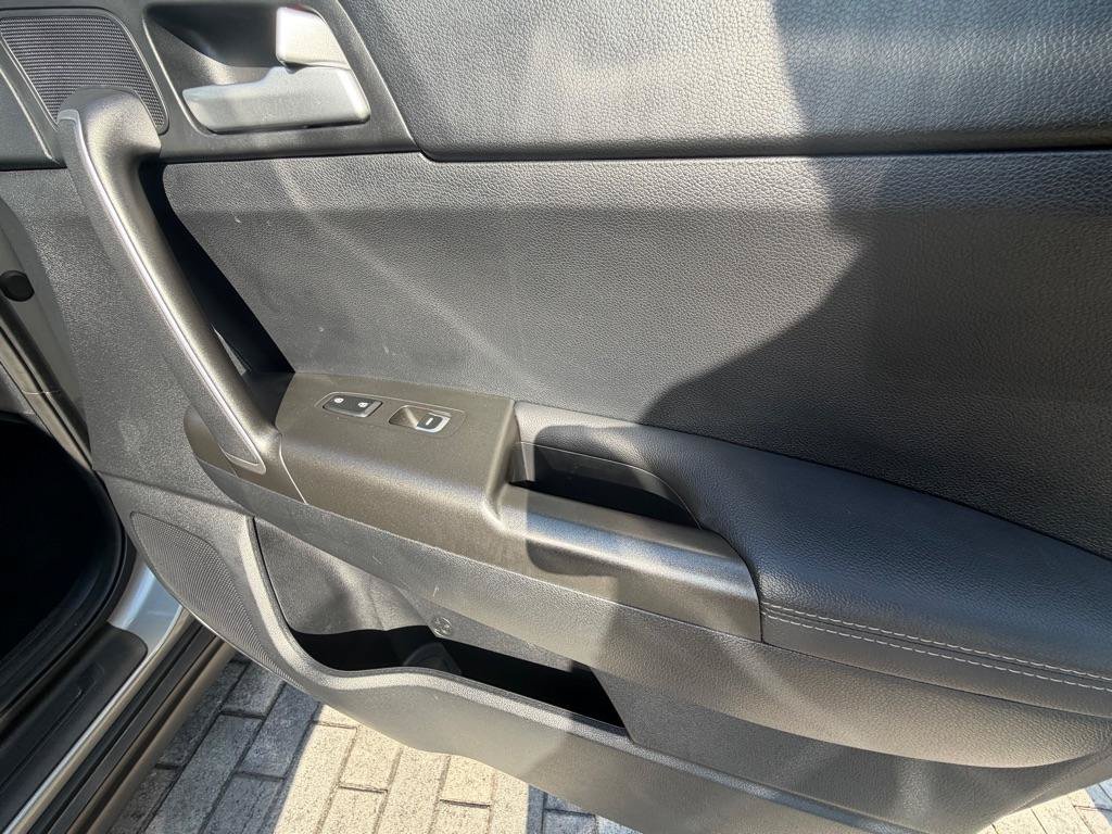Used 2022 Kia Sportage LX FWD image 23