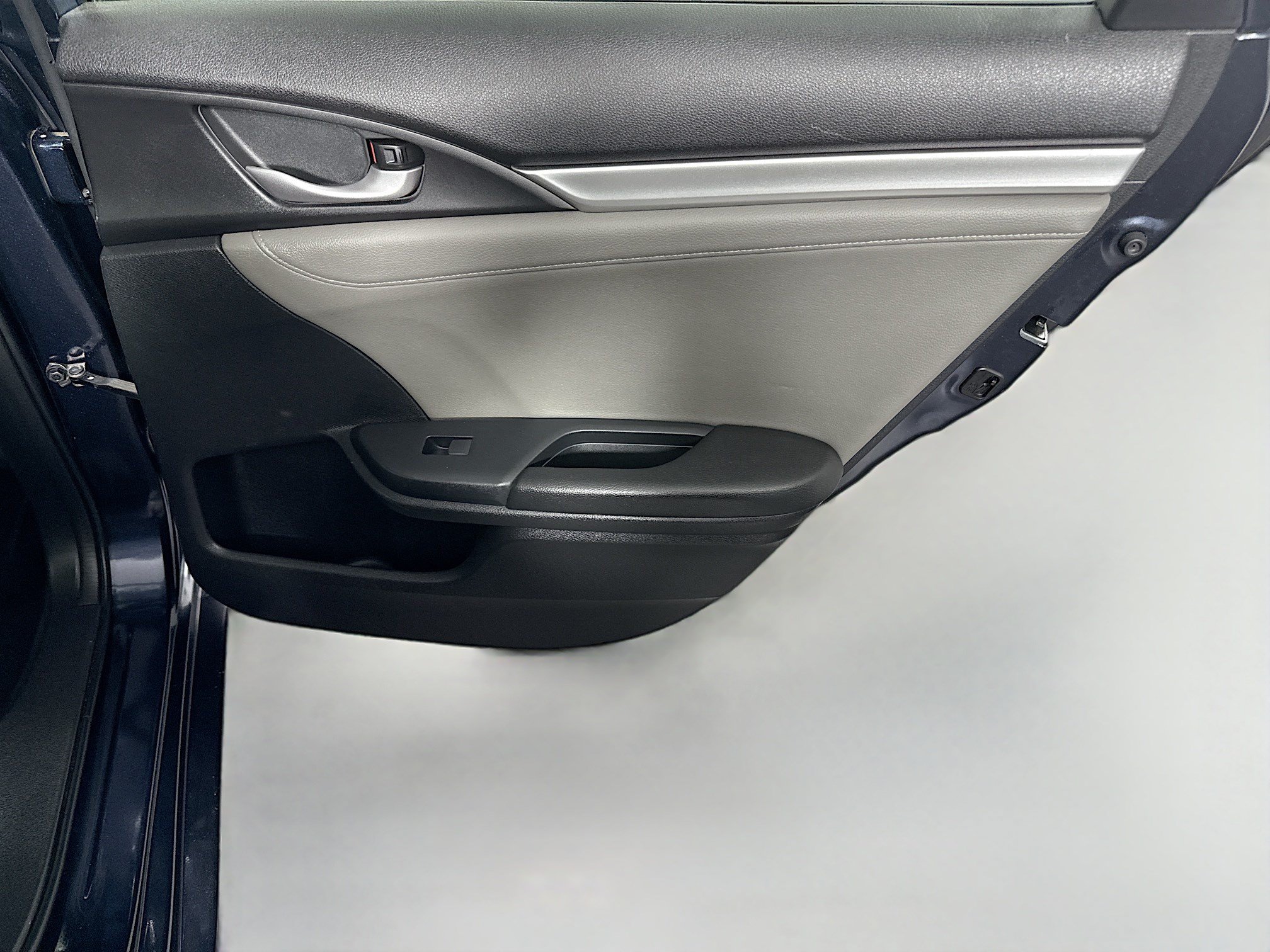 Used 2016 Honda Civic EX-L image 28
