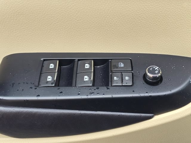 Used 2017 Toyota Highlander Limited Platinum AWD/4WD image 22