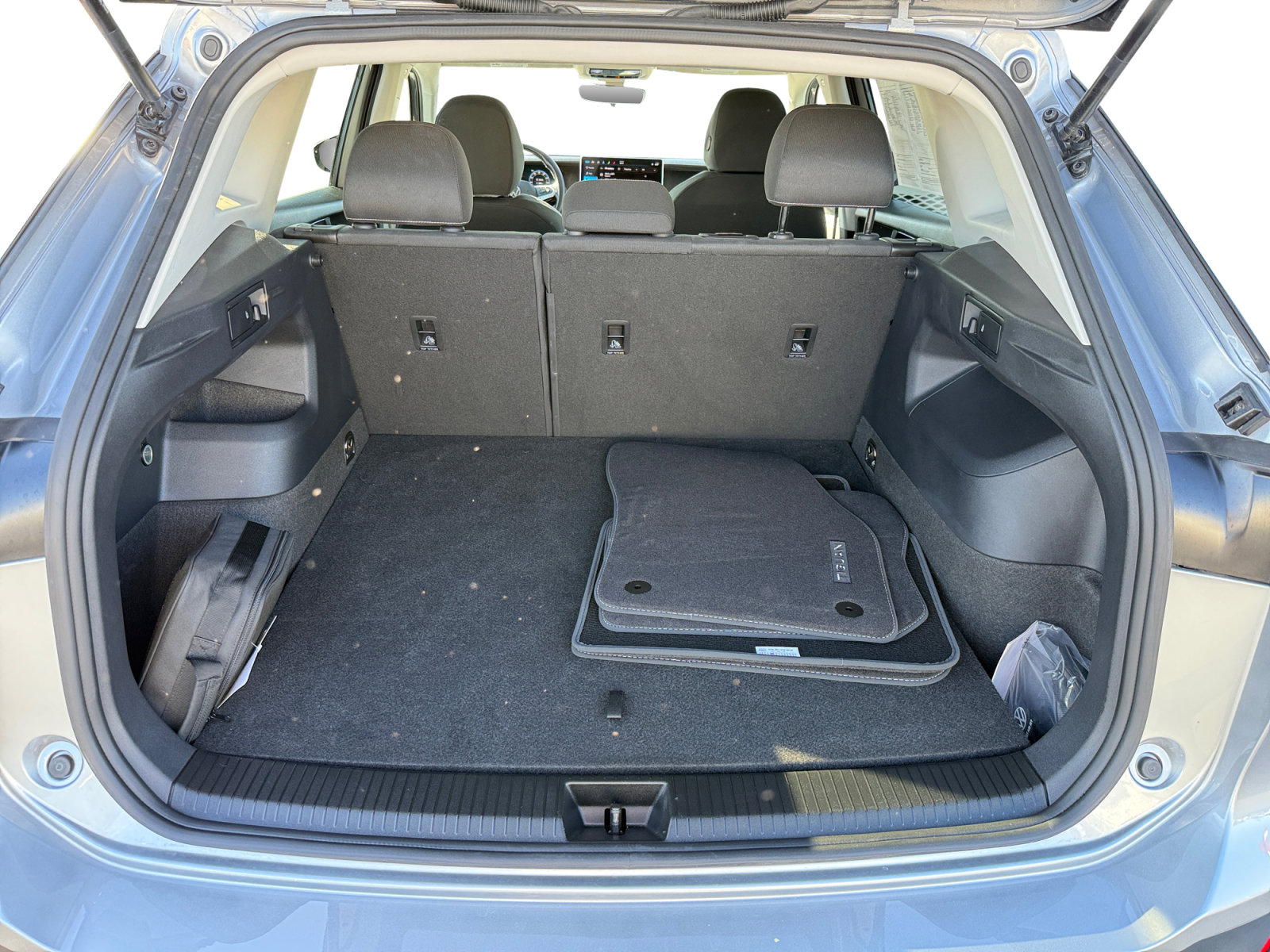 Certified 2025 Volkswagen Tiguan S FWD image 17