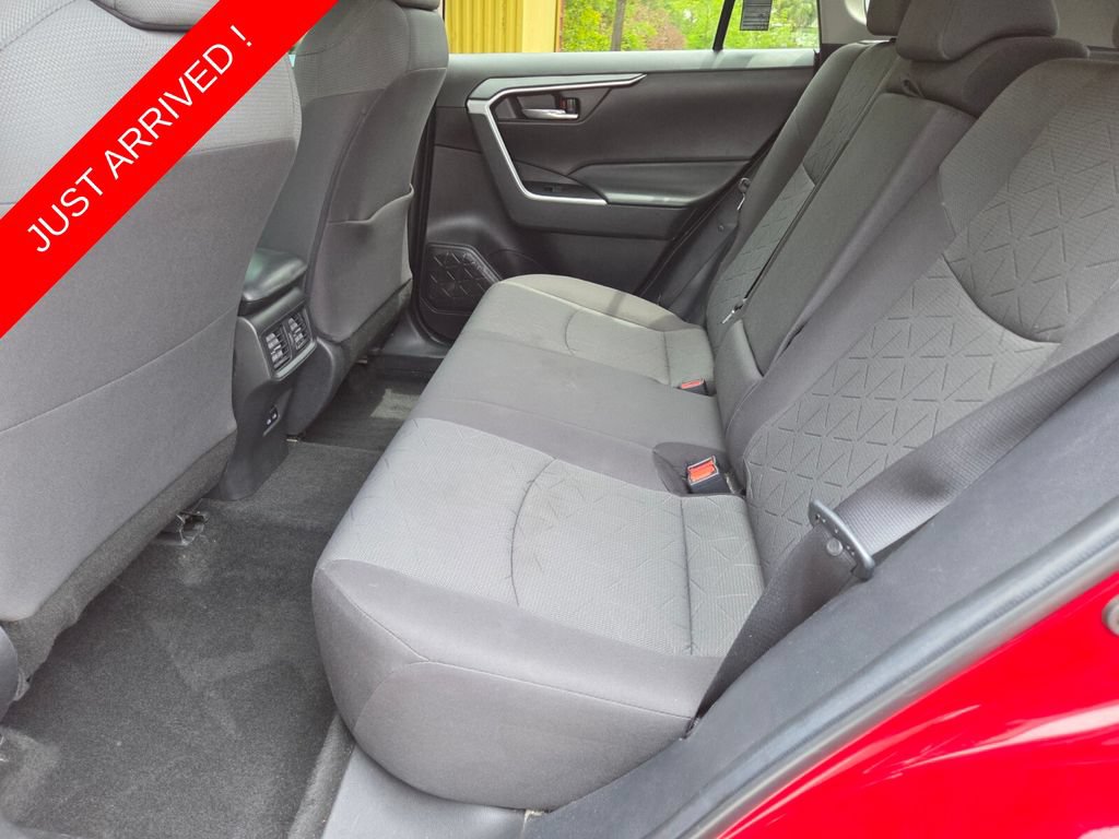 Used 2022 Toyota RAV4 XLE FWD image 22