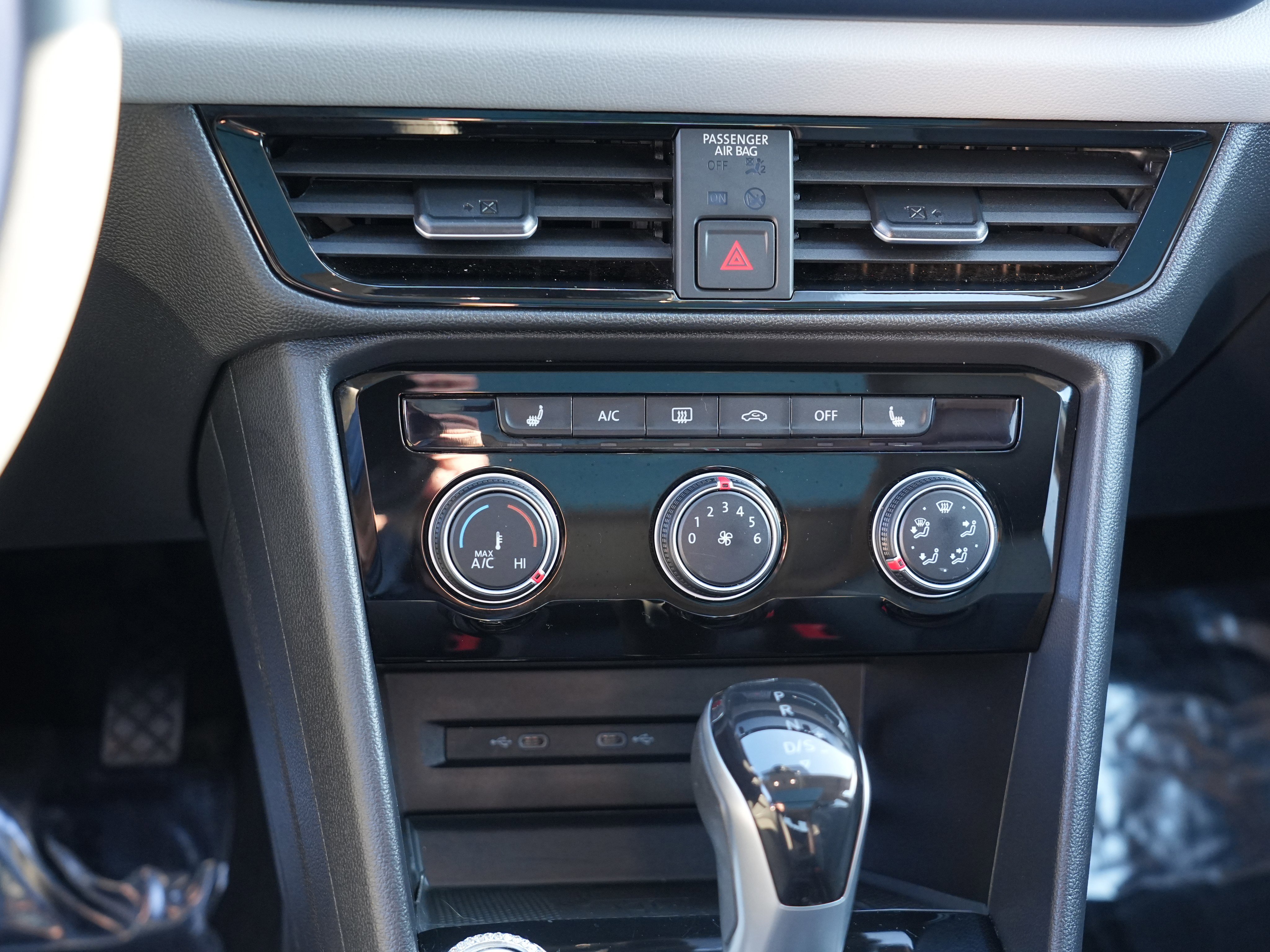 Used 2023 Volkswagen Taos SE image 26