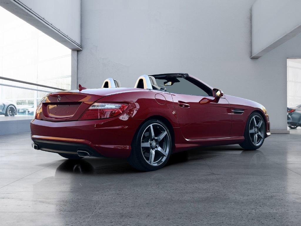 Used 2015 Mercedes-Benz SLK 350 image 24