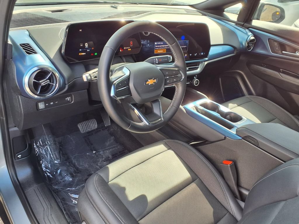Certified 2024 Chevrolet Equinox EV LT FWD image 4