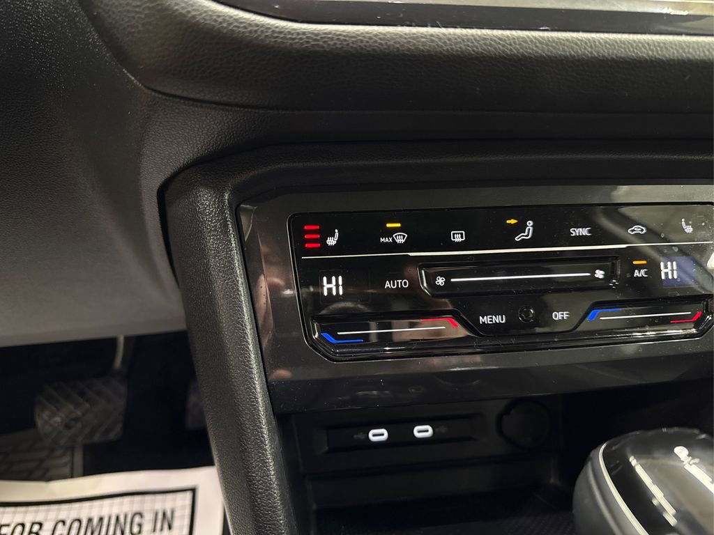 Used 2022 Volkswagen Tiguan SE image 31