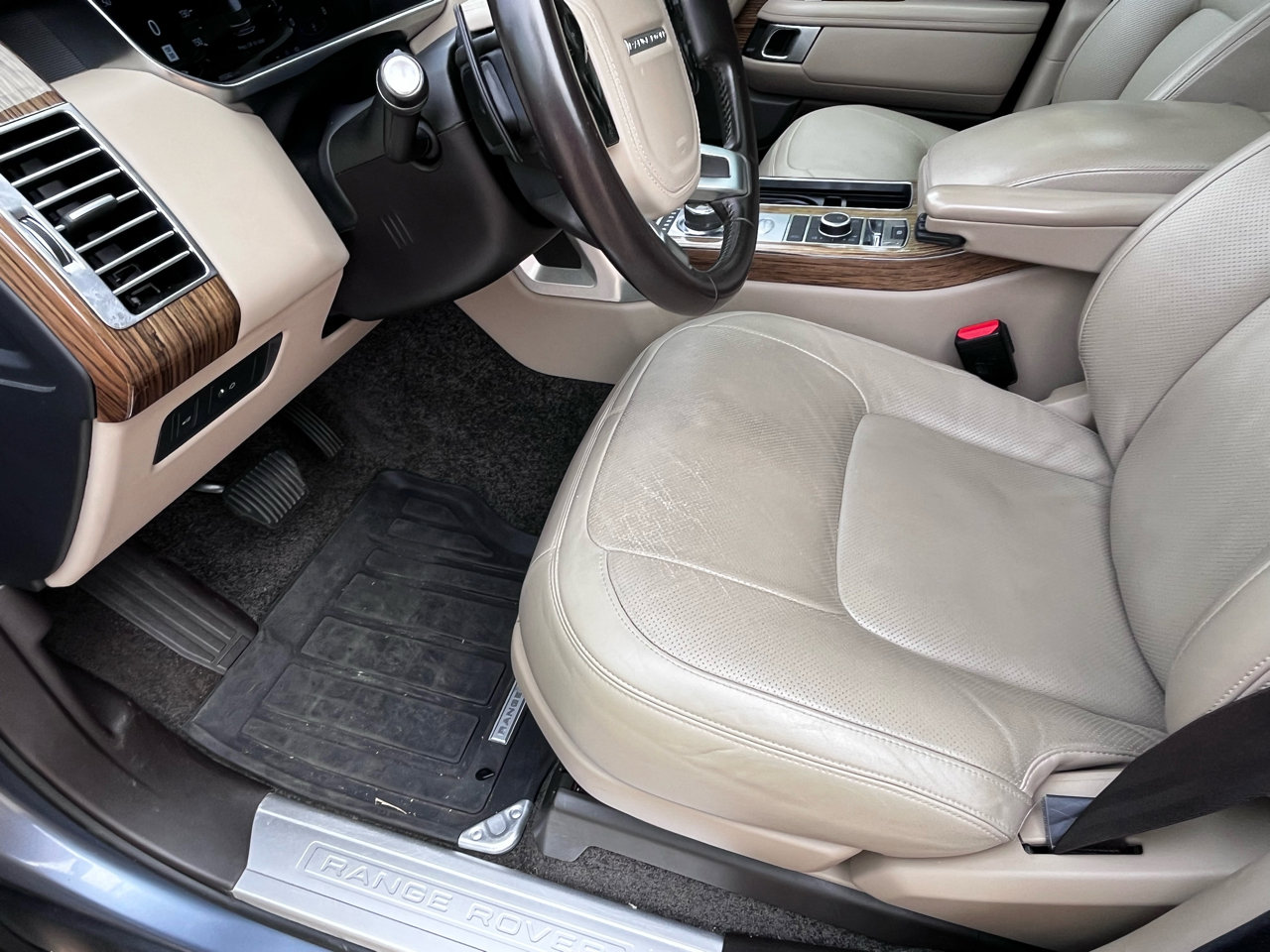 Used 2019 Land Rover Range Rover HSE image 32