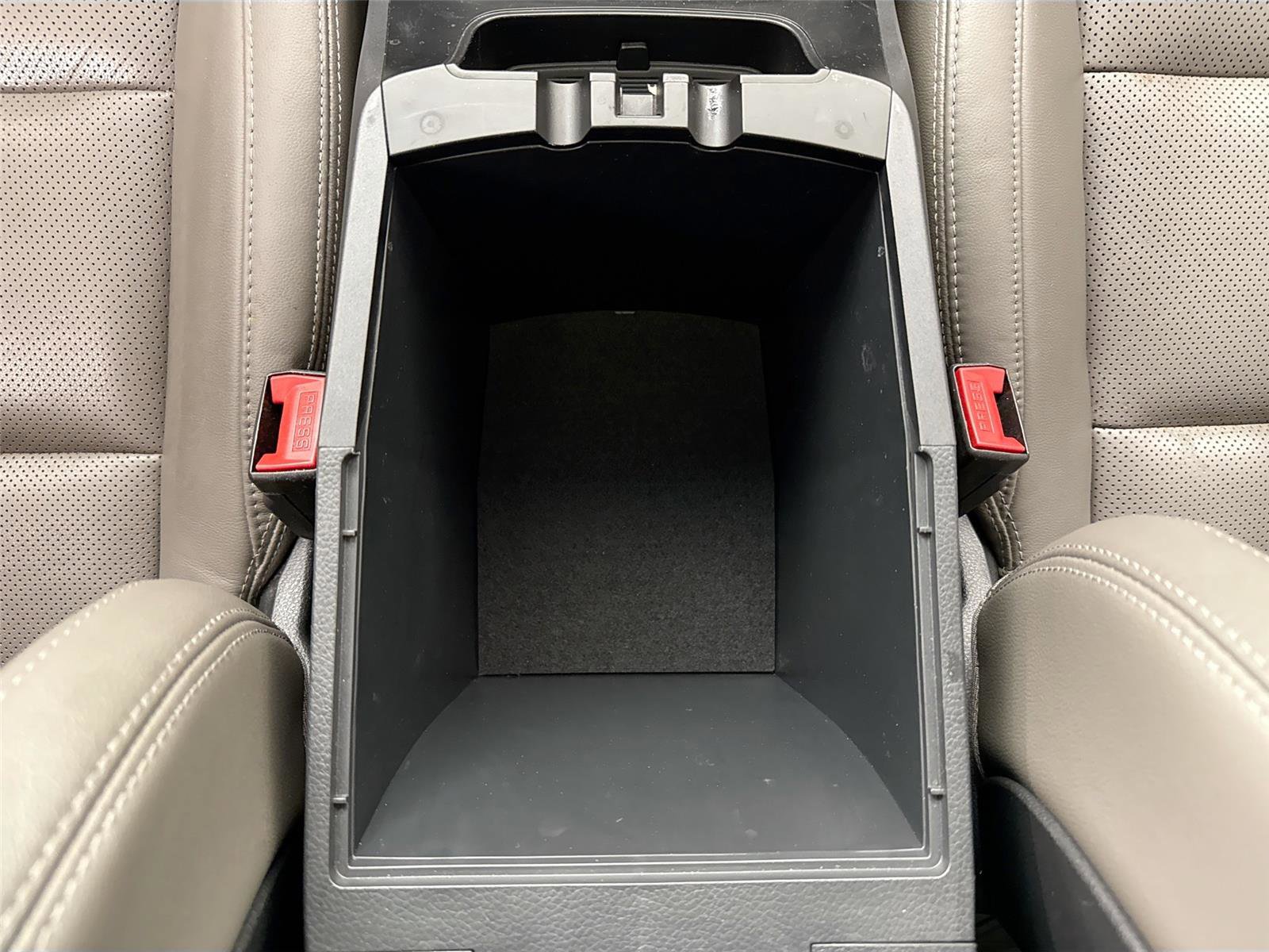 Used 2017 Hyundai Santa Fe SE image 40