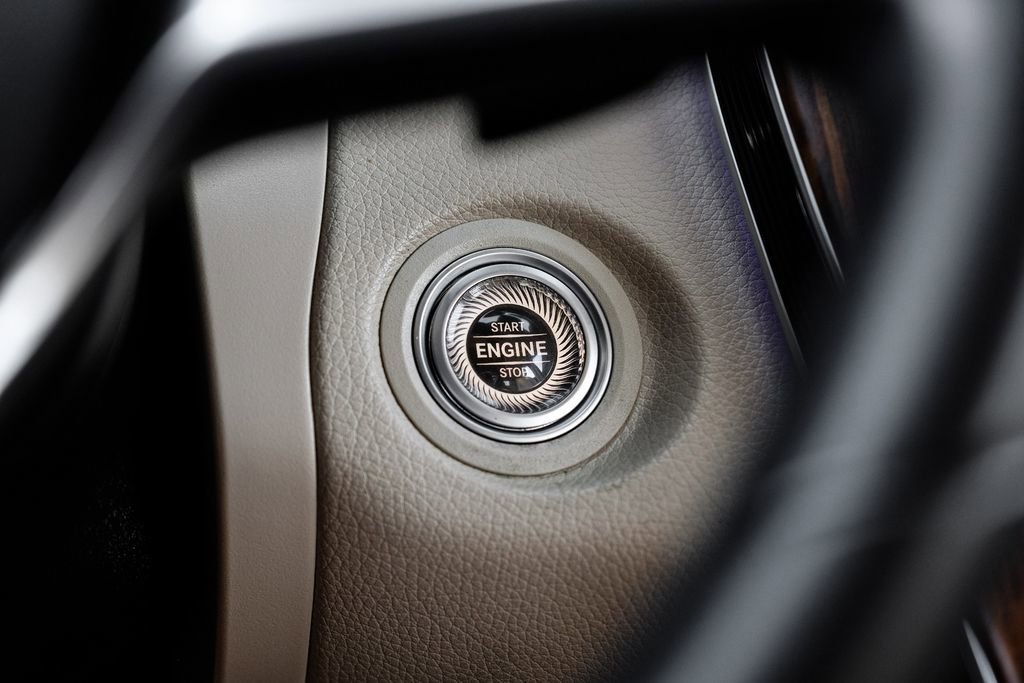 Used 2022 Mercedes-Benz GLC 300 w/ Premium Package Lite image 19