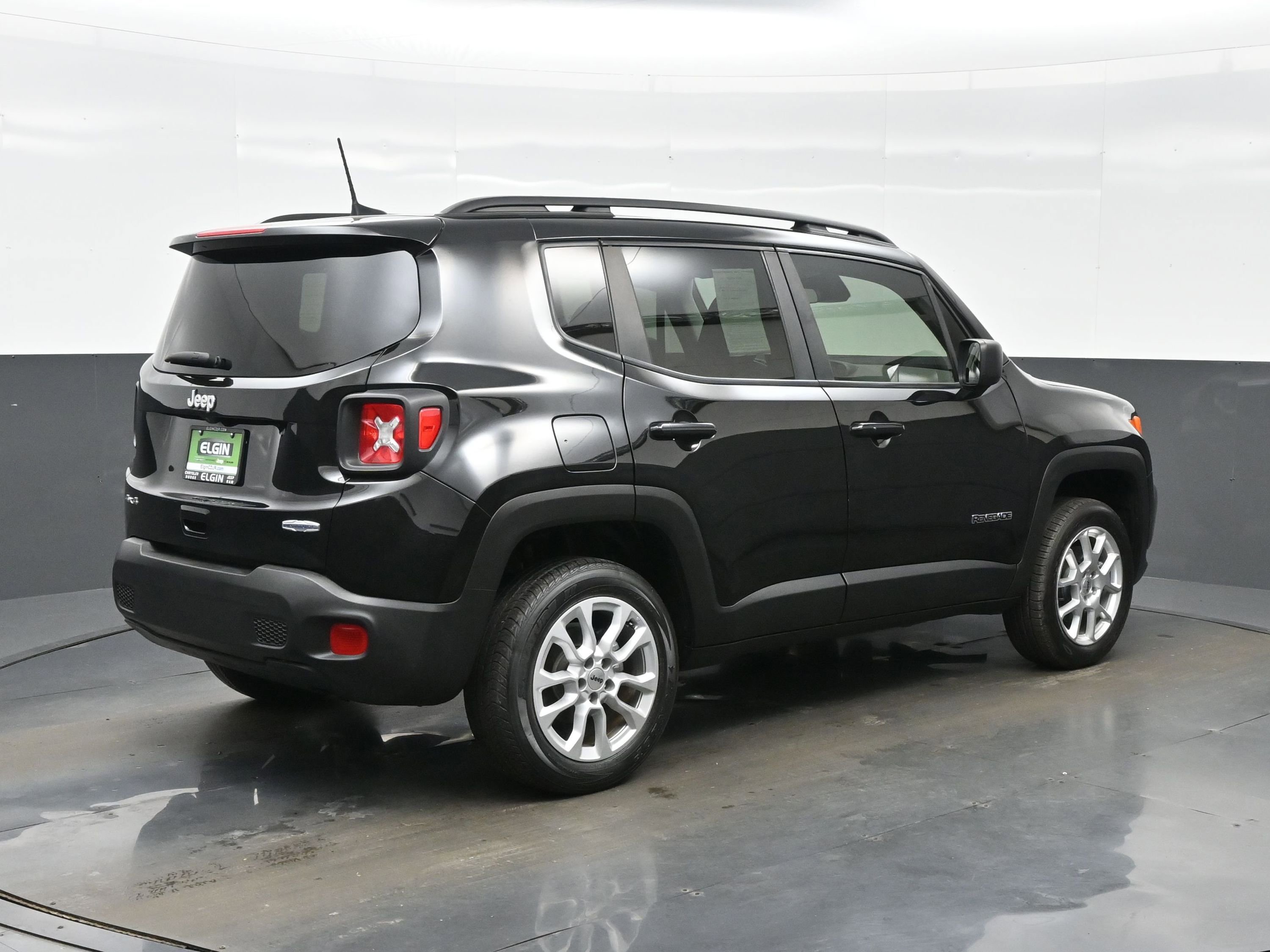 Used 2022 Jeep Renegade Latitude AWD/4WD image 6