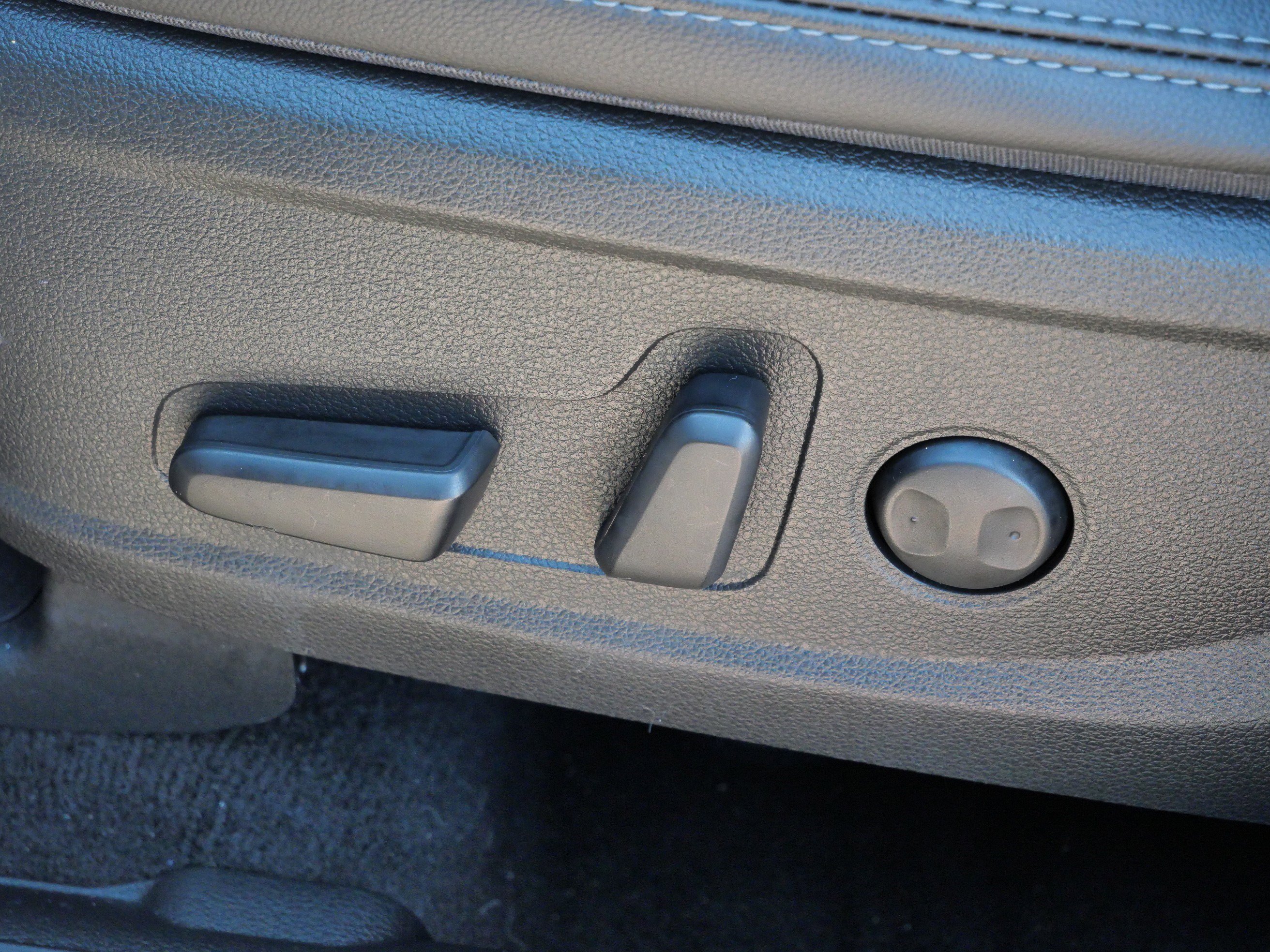 Certified 2023 Hyundai Santa Fe SEL w/ Premium Package image 20