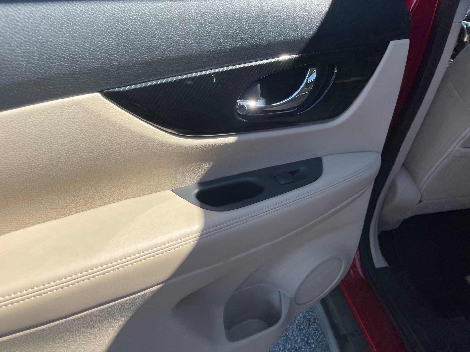 Used 2017 Nissan Rogue SL w/ SL Premium Package FWD image 21