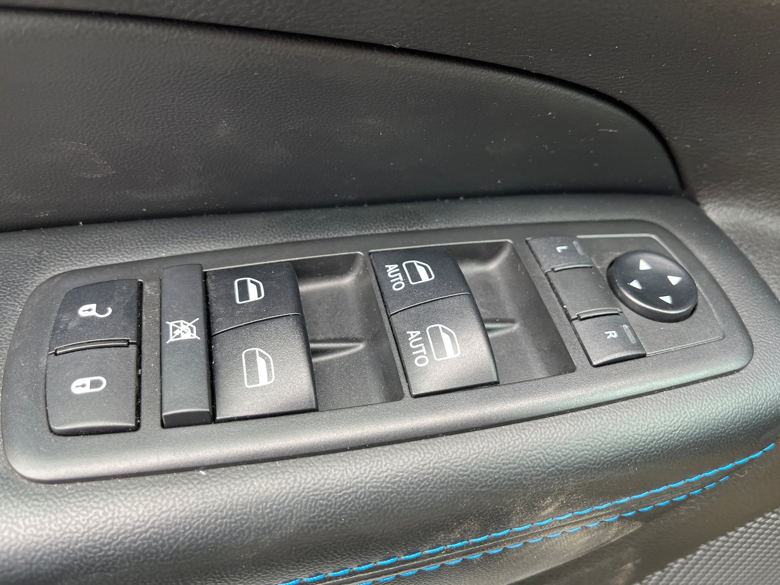 Used 2019 Jeep Grand Cherokee Laredo AWD/4WD image 24